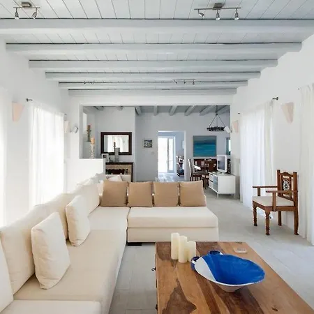 Paros Sleeps 13 Pool Air Con Wifi *